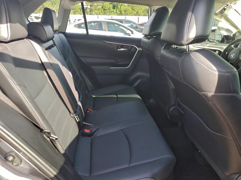 Фото 10 - TOYOTA RAV4