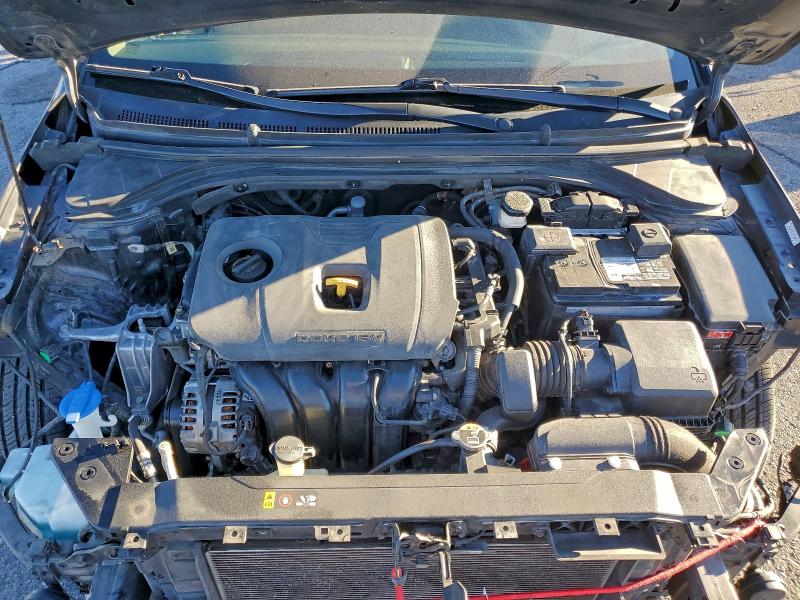 Фото 11 - HYUNDAI ELANTRA