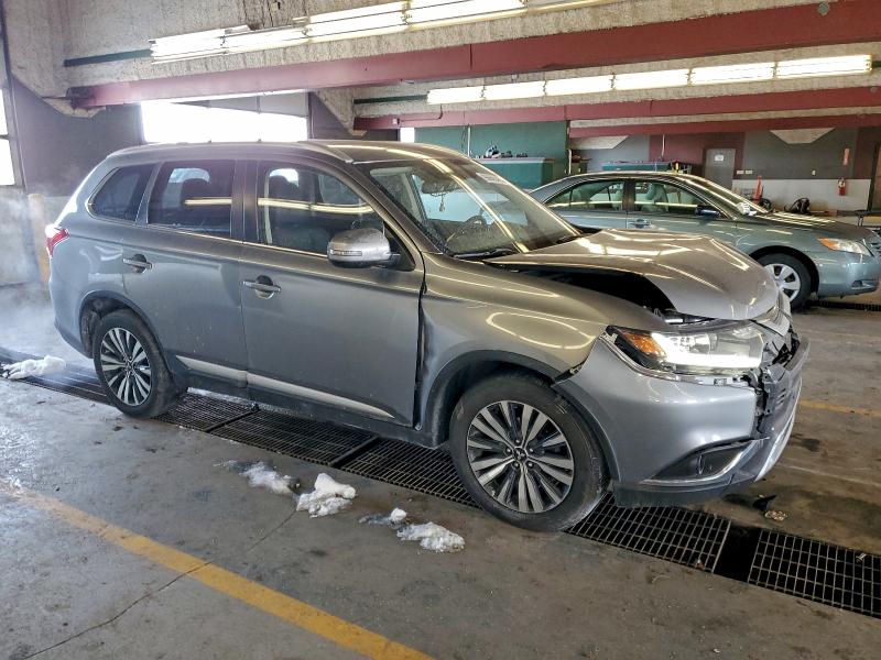 Фото 4 - MITSUBISHI OUTLANDER