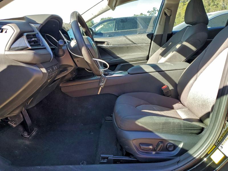 Фото 7 - TOYOTA CAMRY