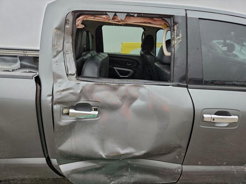 Фото 10 - NISSAN TITAN