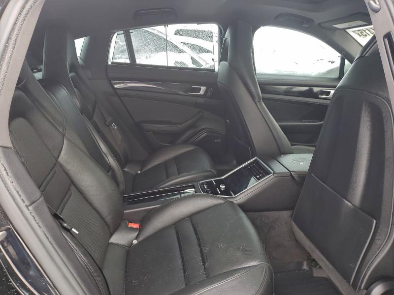 Фото 10 - PORSCHE PANAMERA