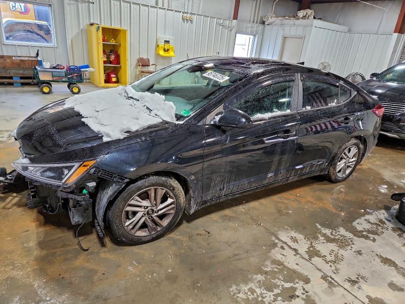 Фото 1 - HYUNDAI ELANTRA