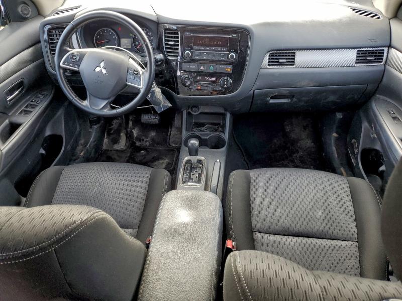 Фото 8 - MITSUBISHI OUTLANDER