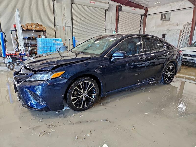 Фото 1 - TOYOTA CAMRY