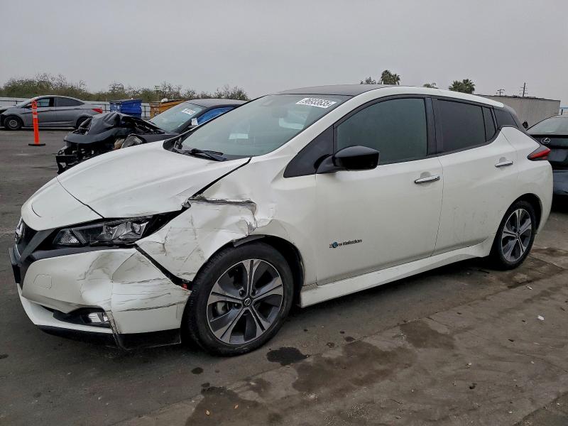 Фото 1 - NISSAN LEAF