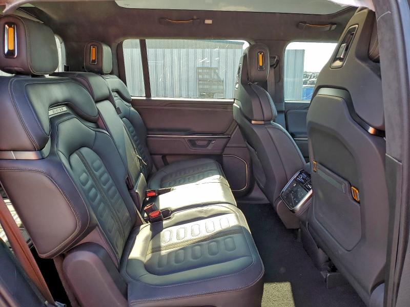 RIVIAN RIS 2025 VIN 7PDSGBBA2SN048006