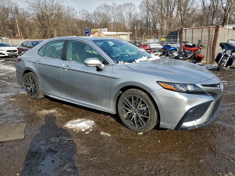 Фото 4 - TOYOTA CAMRY