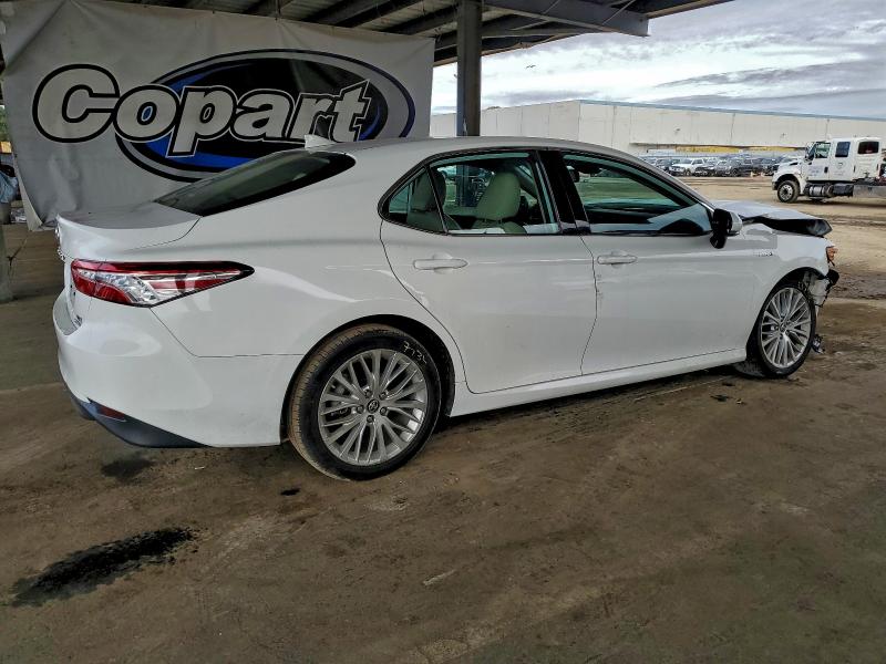 Фото 3 - TOYOTA CAMRY