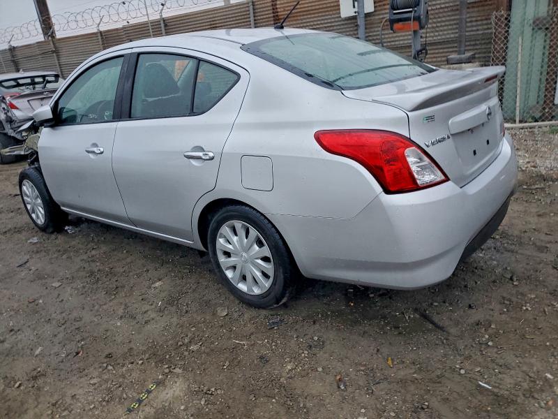 Фото 2 - NISSAN VERSA