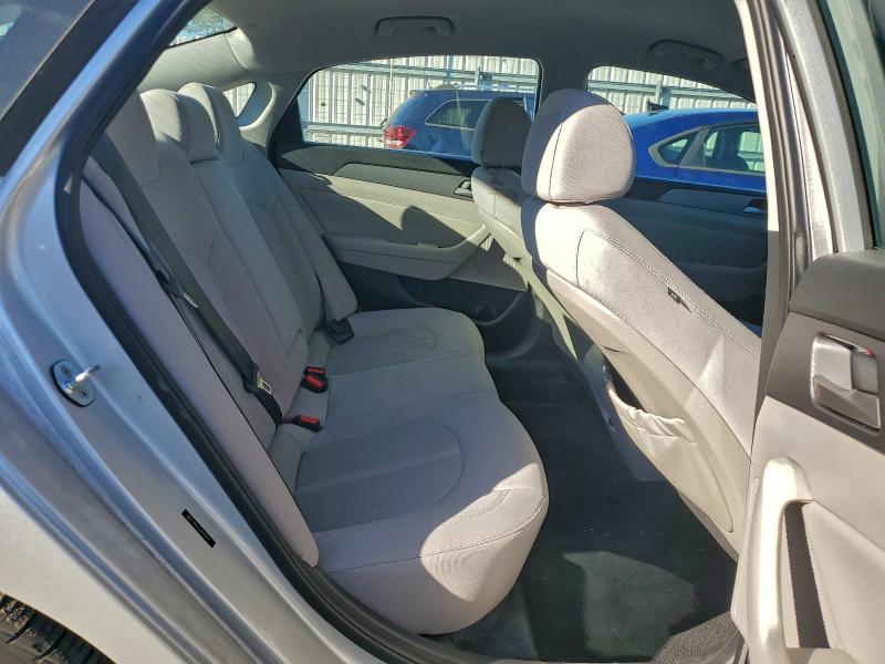 Фото 10 - HYUNDAI SONATA