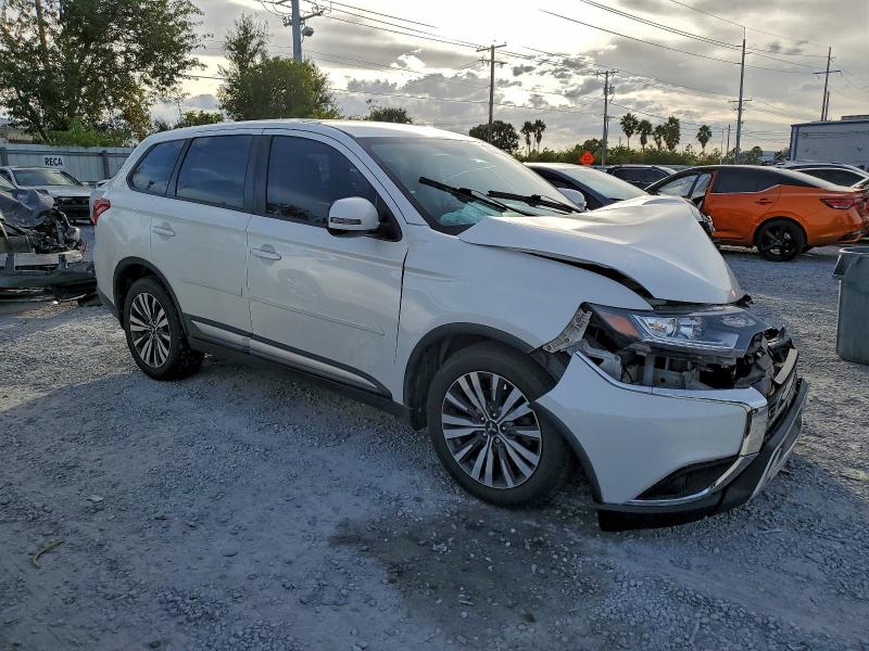 Фото 4 - MITSUBISHI OUTLANDER