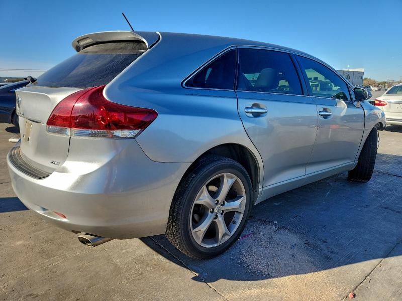 Фото 3 - TOYOTA VENZA