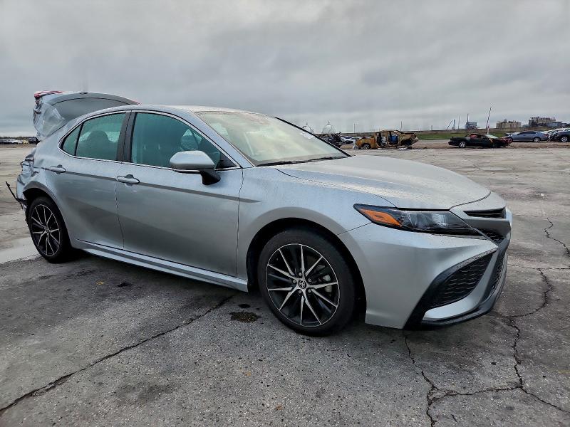 Фото 4 - TOYOTA CAMRY