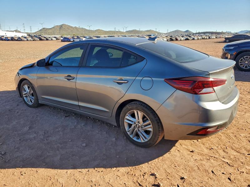 Фото 2 - HYUNDAI ELANTRA