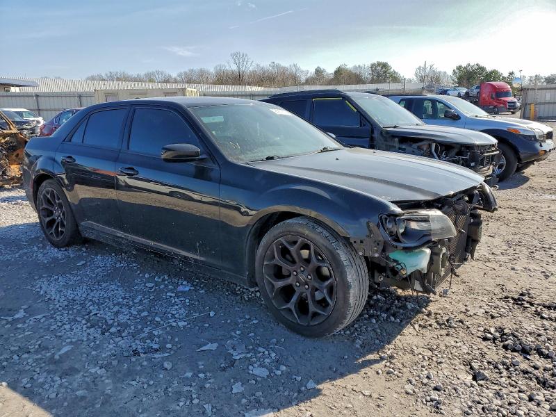 Фото 4 - CHRYSLER 300