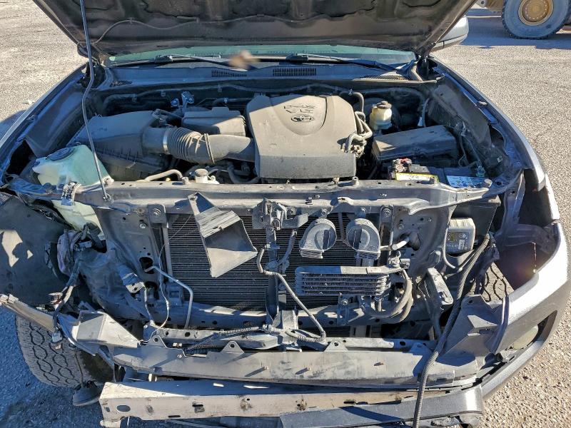 Фото 11 - TOYOTA TACOMA