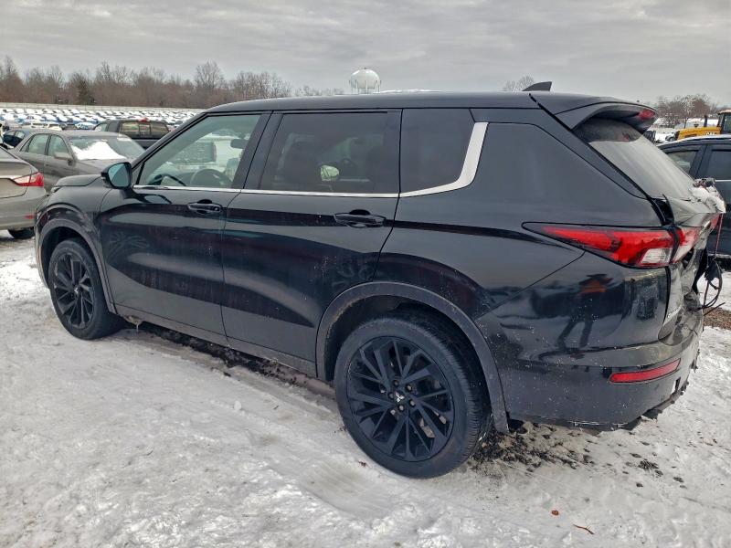 Фото 2 - MITSUBISHI OUTLANDER