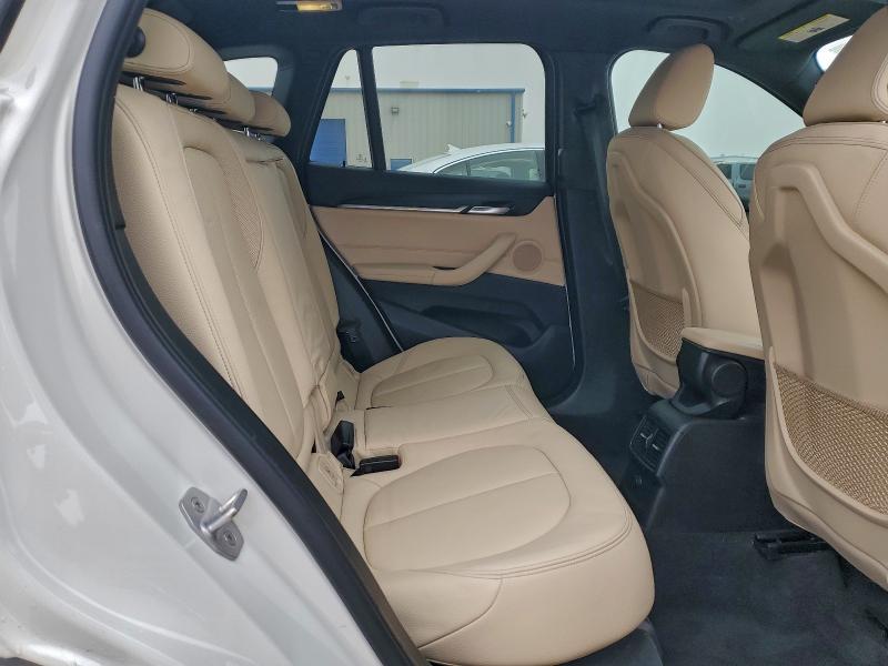 Фото 11 - BMW X1