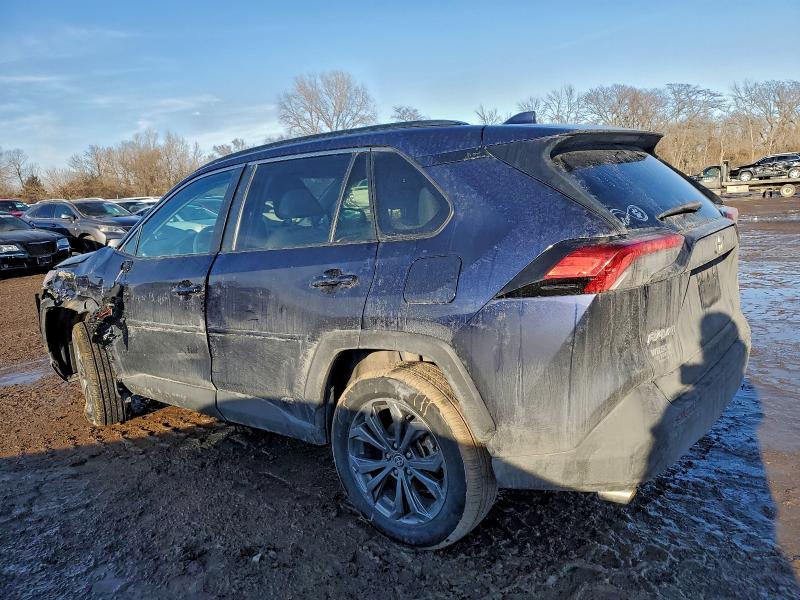 Фото 2 - TOYOTA RAV4