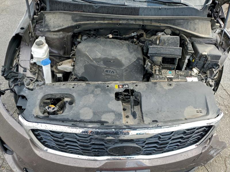 Фото 11 - KIA SORENTO