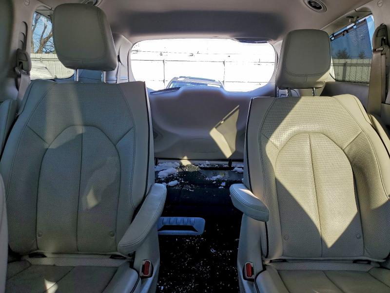 Фото 10 - CHRYSLER PACIFICA