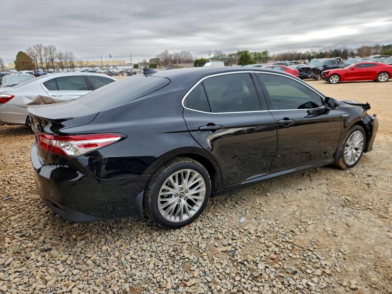 Фото 3 - TOYOTA CAMRY