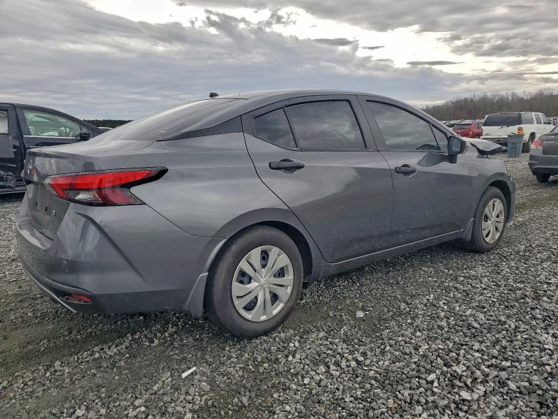 Фото 3 - NISSAN VERSA