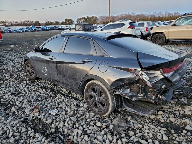 Фото 2 - HYUNDAI ELANTRA