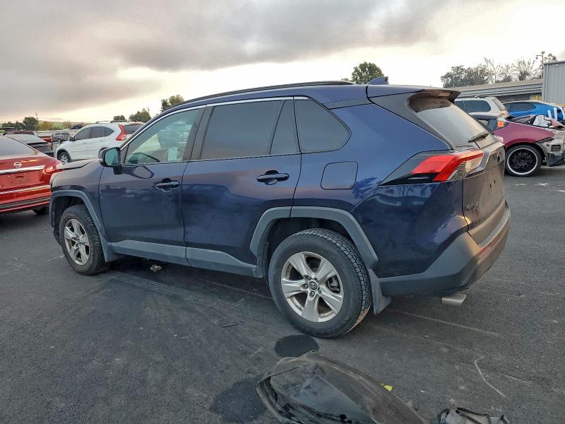 Фото 2 - TOYOTA RAV4