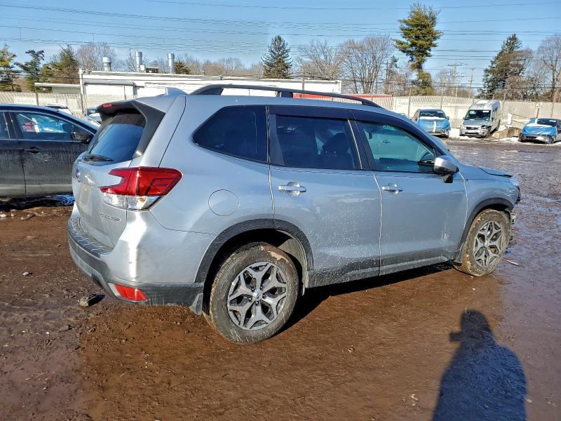 Фото 3 - SUBARU FORESTER