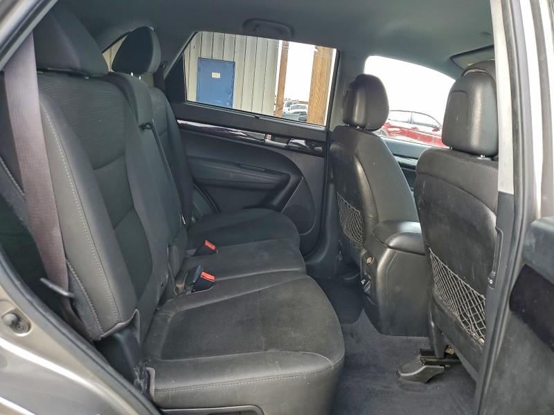 Фото 11 - KIA SORENTO