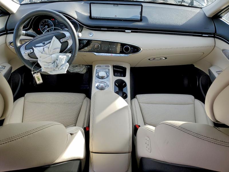 Фото 8 - GENESIS GV70 BASE