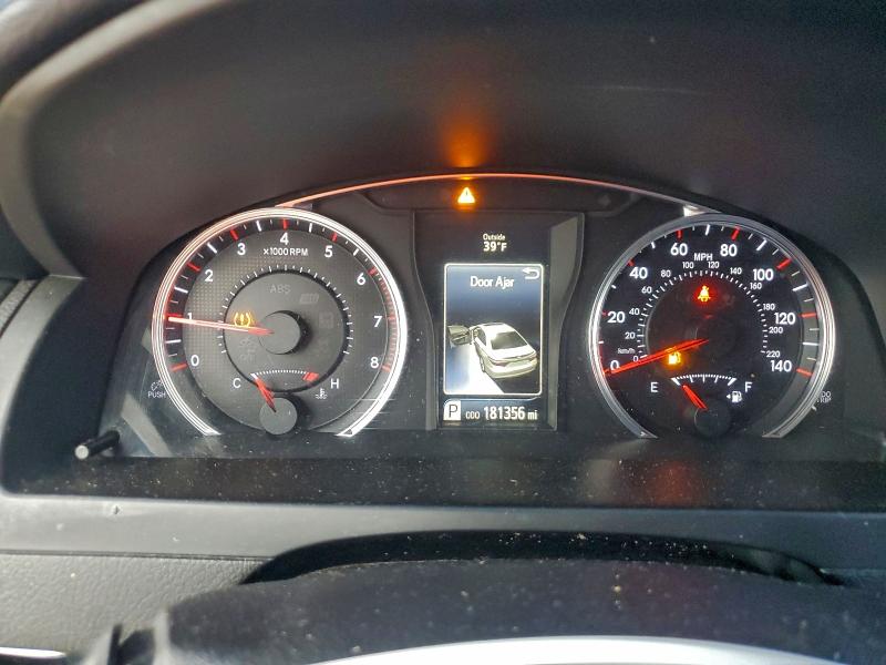 Фото 9 - TOYOTA CAMRY