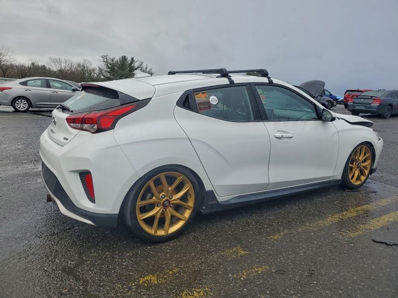 Фото 3 - HYUNDAI VELOSTER