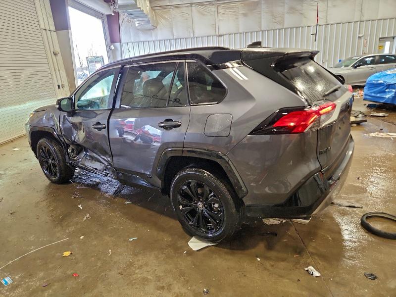 Фото 2 - TOYOTA RAV4