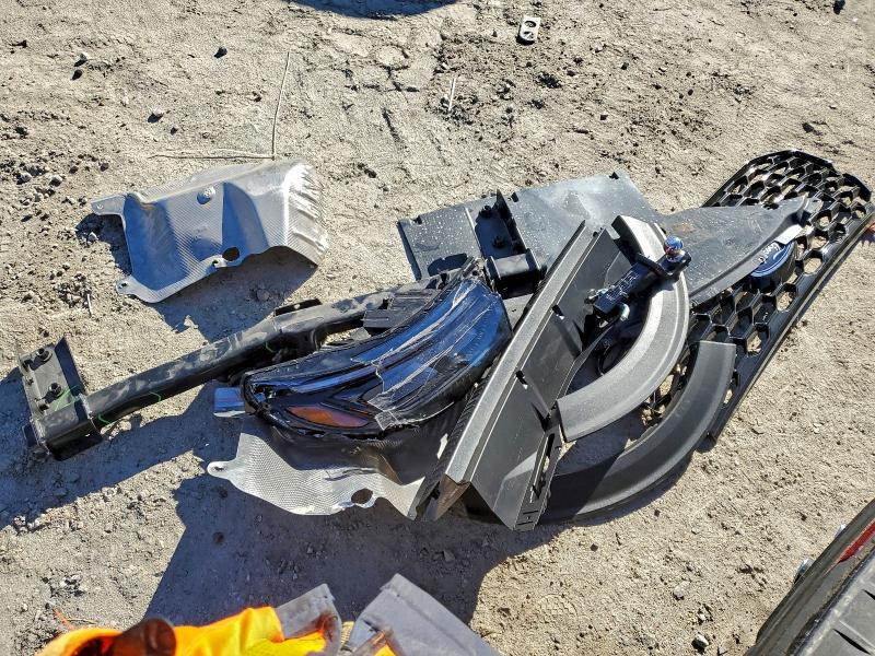 Фото 12 - FORD EXPLORER