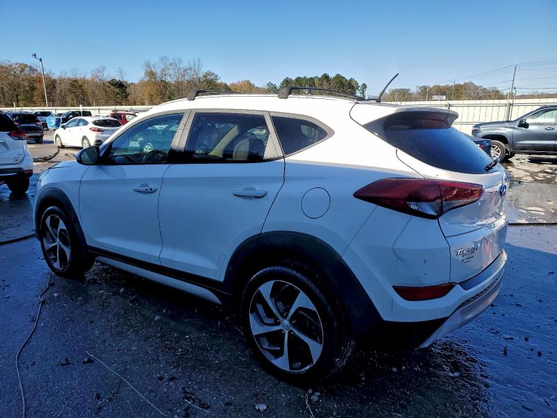 Фото 2 - HYUNDAI TUCSON