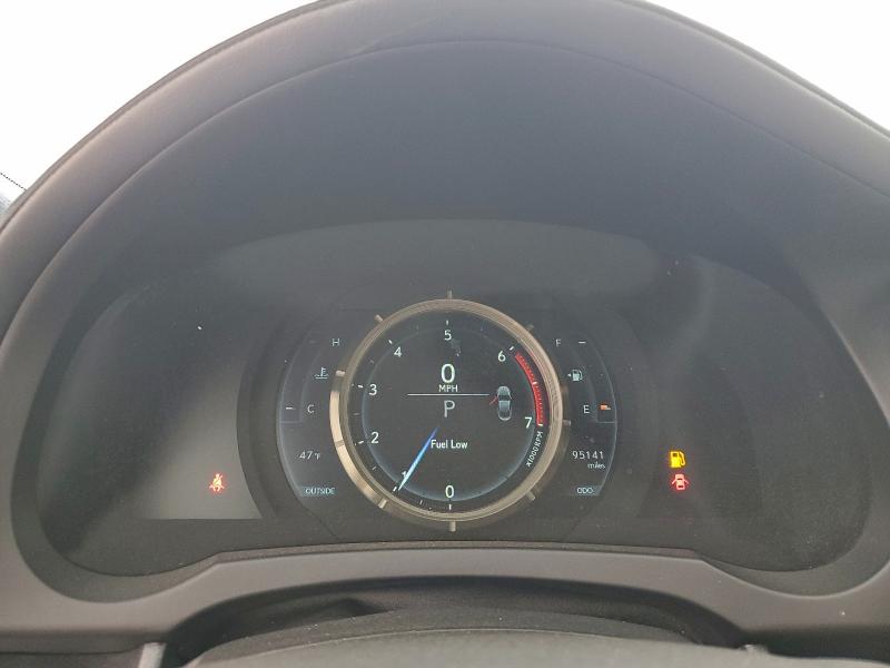 Фото 9 - LEXUS RC