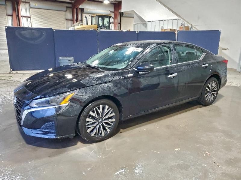 Фото 1 - NISSAN ALTIMA