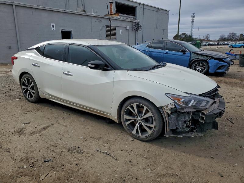 Фото 4 - NISSAN MAXIMA