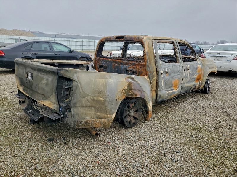 Фото 3 - TOYOTA TACOMA