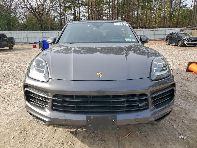 2019 PORSCHE CAYENNE