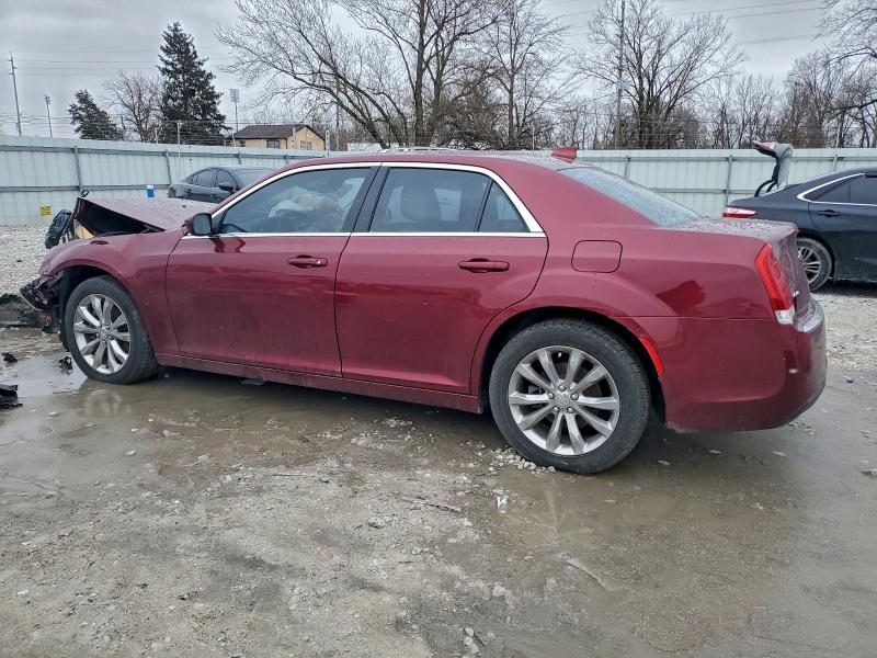 Фото 2 - CHRYSLER 300