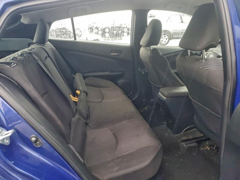 Фото 10 - TOYOTA PRIUS