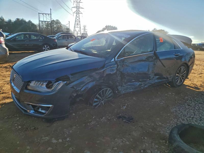 Фото 1 - LINCOLN MKZ