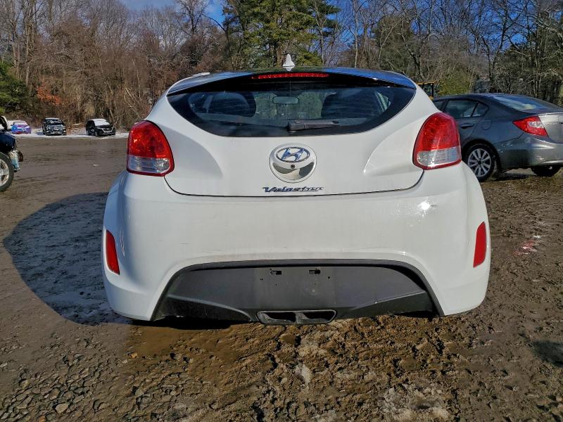 Фото 6 - HYUNDAI VELOSTER