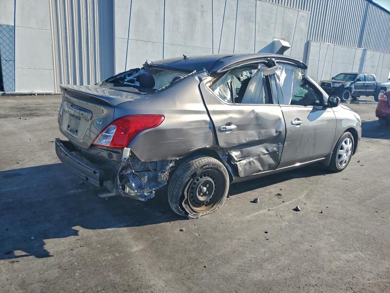 Фото 3 - NISSAN VERSA