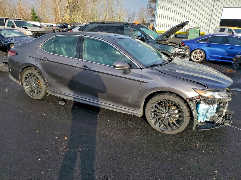 Фото 4 - TOYOTA CAMRY