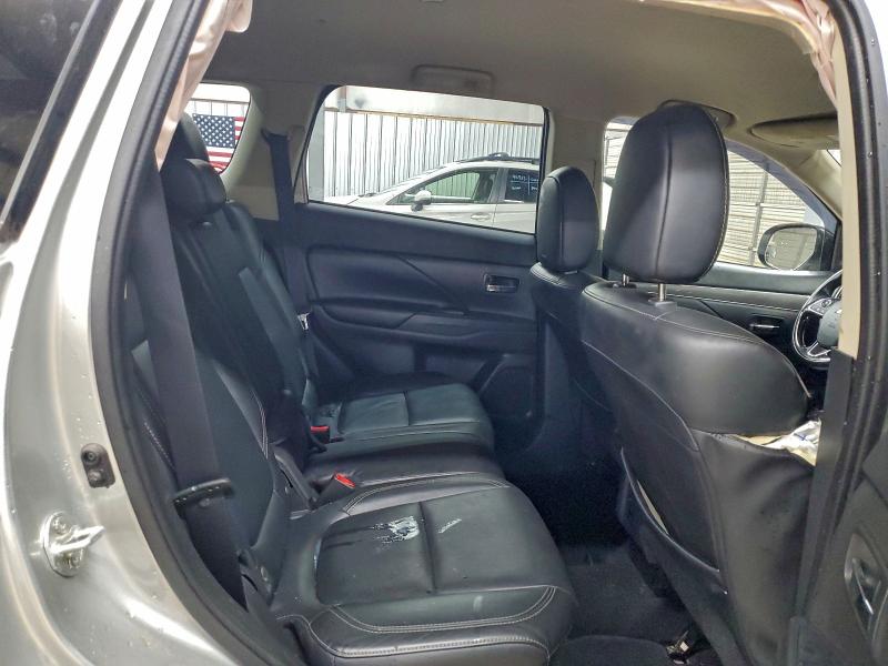 Фото 11 - MITSUBISHI OUTLANDER